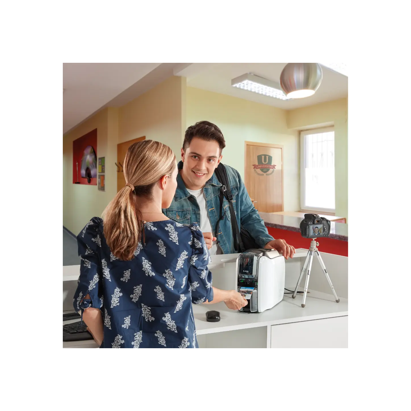 Impresora de tarjetas Zebra ZC100